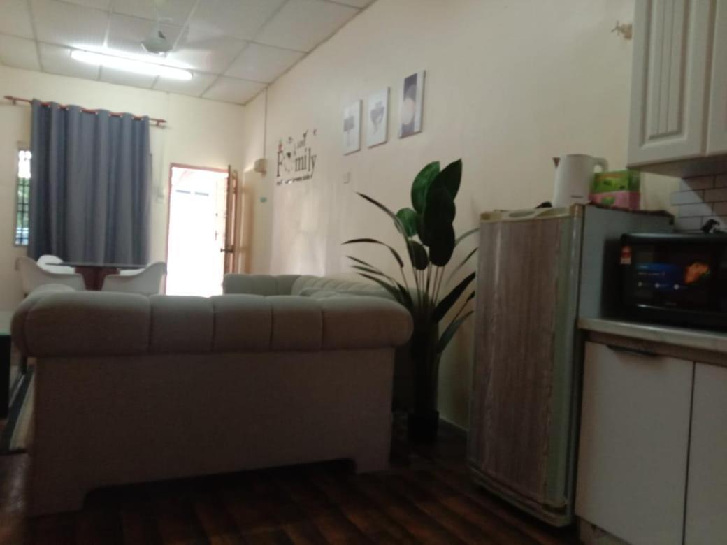 Homestay Tok Abah Сері-Іскандар Екстер'єр фото